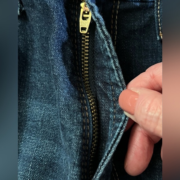 Wrangler Slim Straight Dark Blue Jeans Size 33x30 Like New - Picture 7 of 7